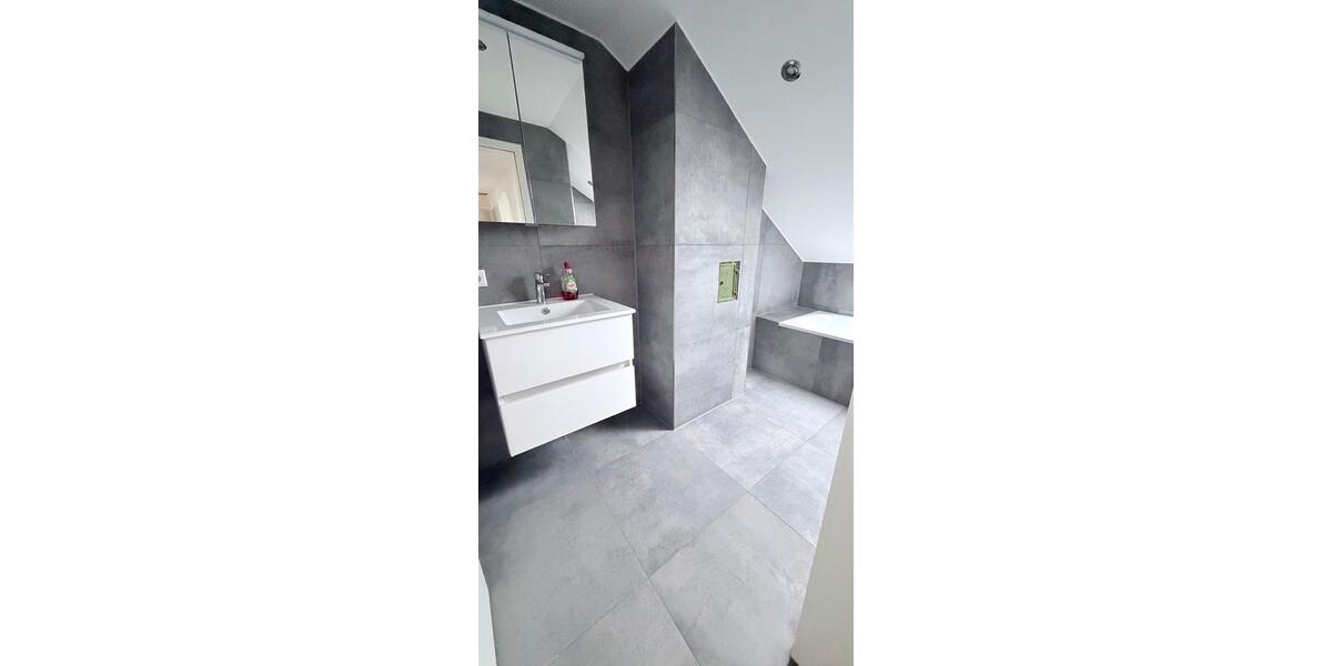 Exklusive 2-Zimmer-Dachgeschosswohnung 2 zimmer