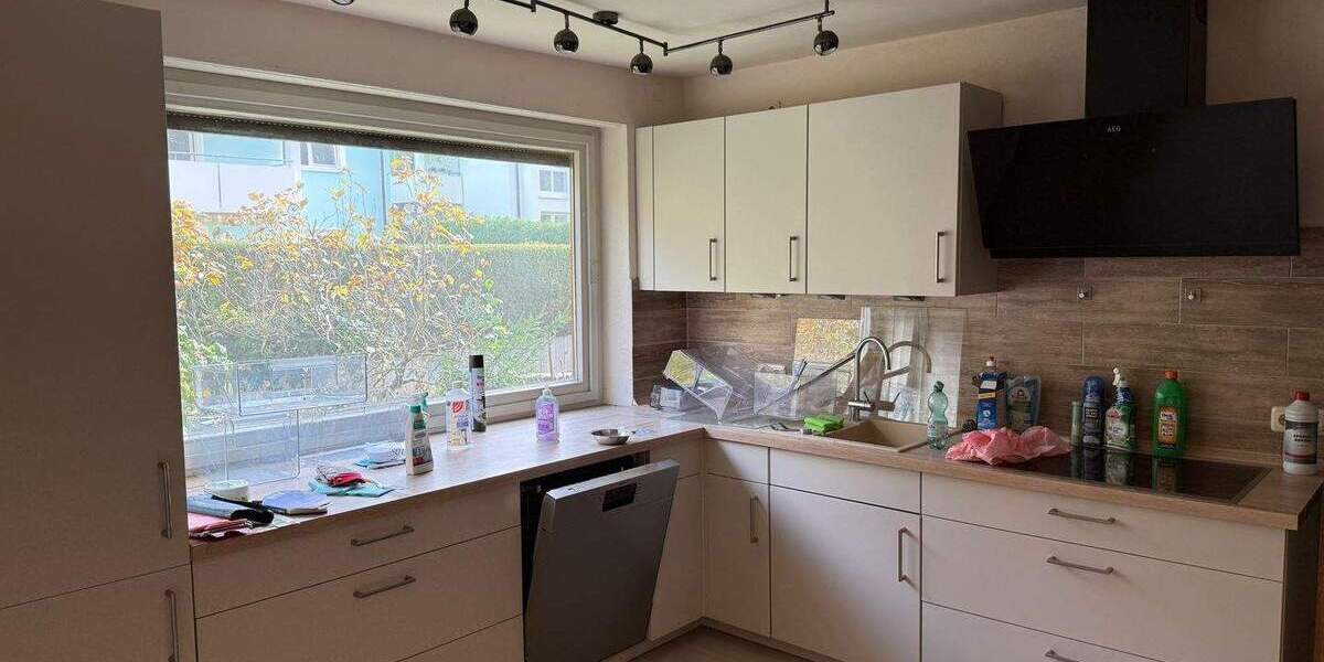 Einfamilienhaus Roßtal - 7 Zimmer, 165 m&sup2;, 450.000&euro; | Angebot:25703799