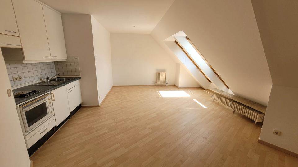 Dachgeschoßwohnung Nürnberg Erlenstegen - 2 Zimmer, 45 m&sup2;, 530&euro; | Angebot:26391726