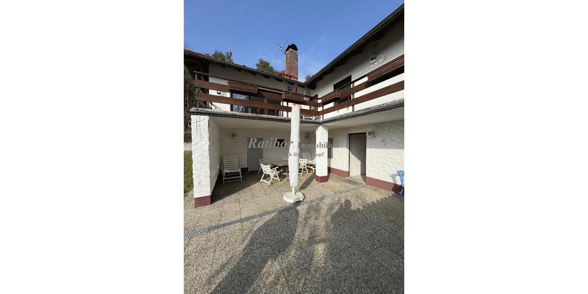 Sehr großzügiges und gepflegtes Einfamilienhaus mit Einliegerwohnung und Doppelgarage in Roth OT - Bungalow Roth Pfaffenhofen | Angebot:25634482