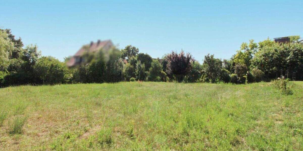 Schönes Grundstück in ruhiger Lage - mit zusätzlicher Garagenfläche zimmer