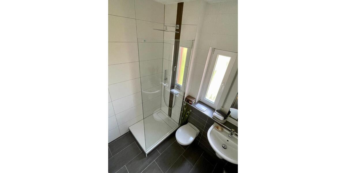 3,5 Zi. Penthouse-Whg. mit großer Dachterrasse, EBK, ab 01.05.26 3.5 zimmer