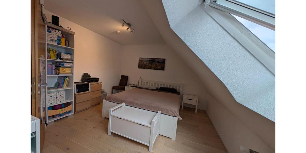 Dachgeschoßwohnung Nürnberg Hasenbuck - 3 Zimmer, 102 m&sup2;, 385.000&euro; | Angebot:26507168