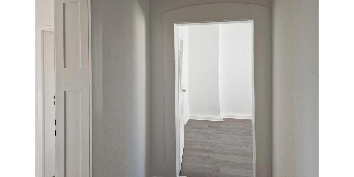 Top Zustand - Frisch renovierte 2 Zimmer-Altbauwohnung in Fürth zimmer