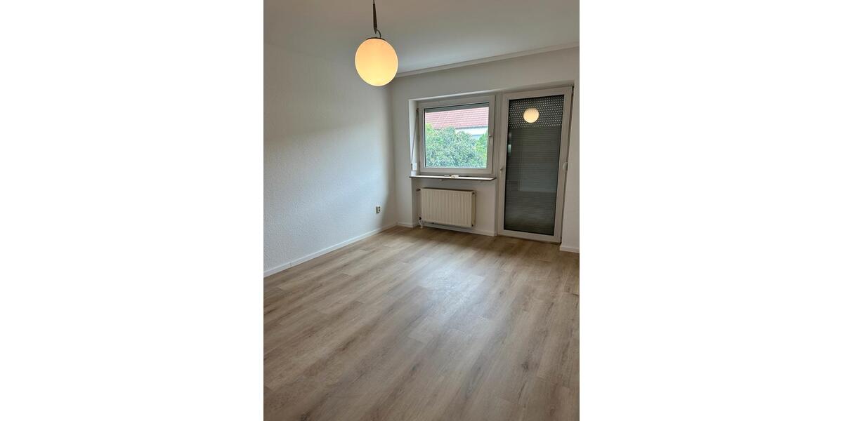 Reihenhaus Erlangen Bruck - 6 Zimmer, 130 m&sup2;, 1.800&euro; | Angebot:27617127