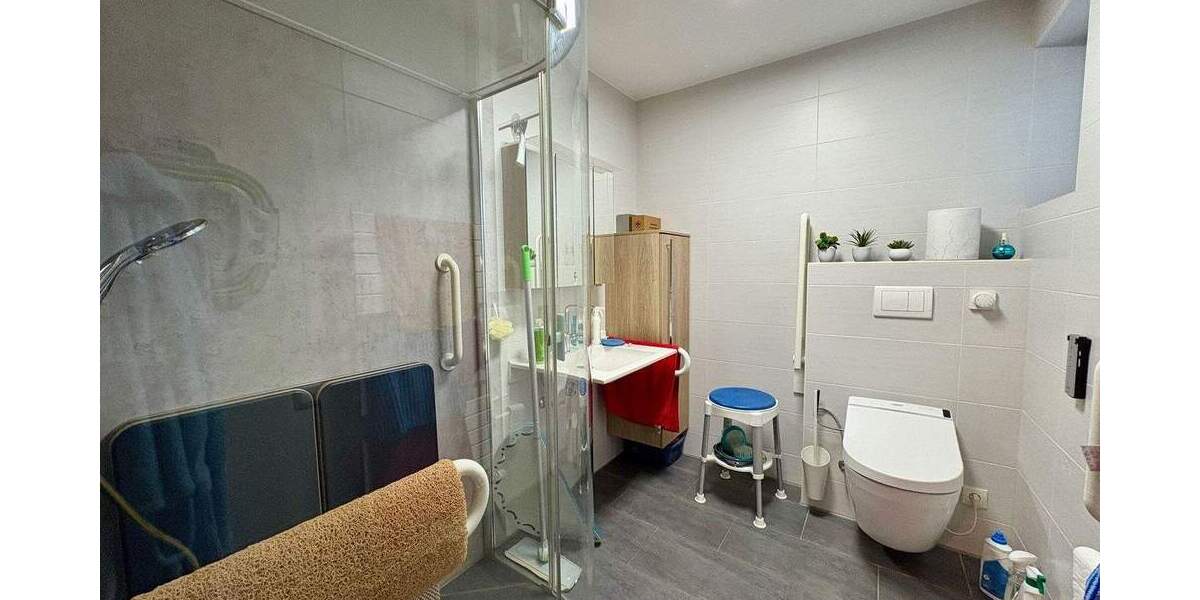 Ruhiges Wohnen in gewachsener Wohngegend...Wohnen u. Arbeiten in ER-Tennenlohe 7 zimmer