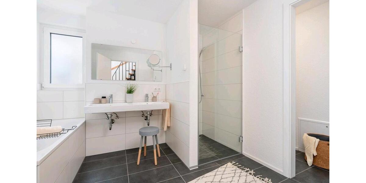 Reihenhaus Roth - 5 Zimmer, 152 m&sup2;, 1.943&euro; | Angebot:26640564