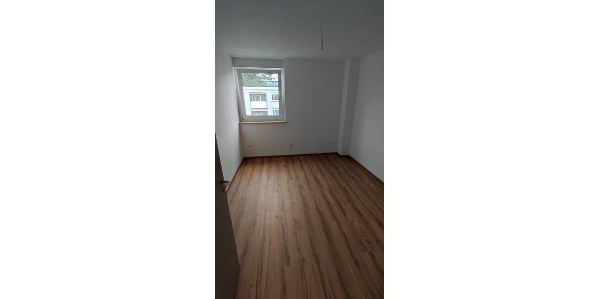Etagenwohnung Nürnberg Langwasser - 3 Zimmer, 75 m&sup2;, 1.000&euro; | Angebot:25364446