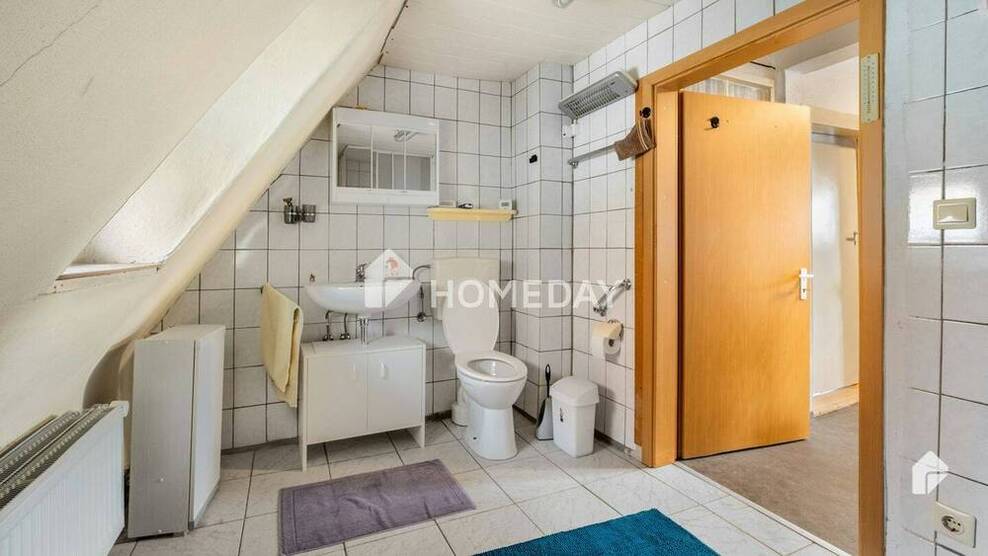 Schönes Bauernhaus mit 6 Zimmern und Garage in sehr guter Lage