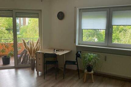 Top gepflegte 1-Zimmer-Wohnung mit Balkon direkt in Feucht