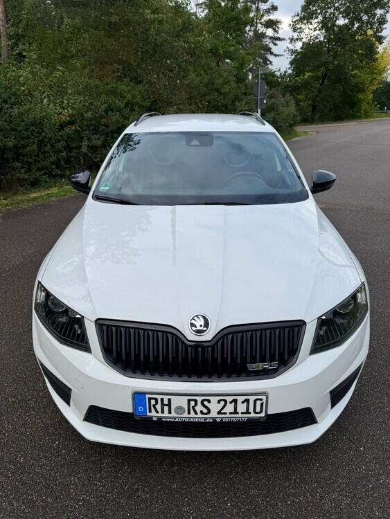 Skoda Octavia RS 245 224.000 km 10.399 € Schwanstetten 90596