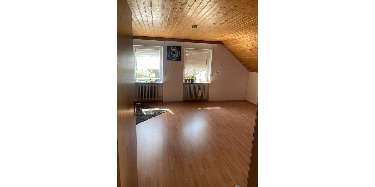 Dachgeschoßwohnung Nürnberg Katzwang - 2.5 Zimmer, 70 m&sup2;, 800&euro; | Angebot:26413748