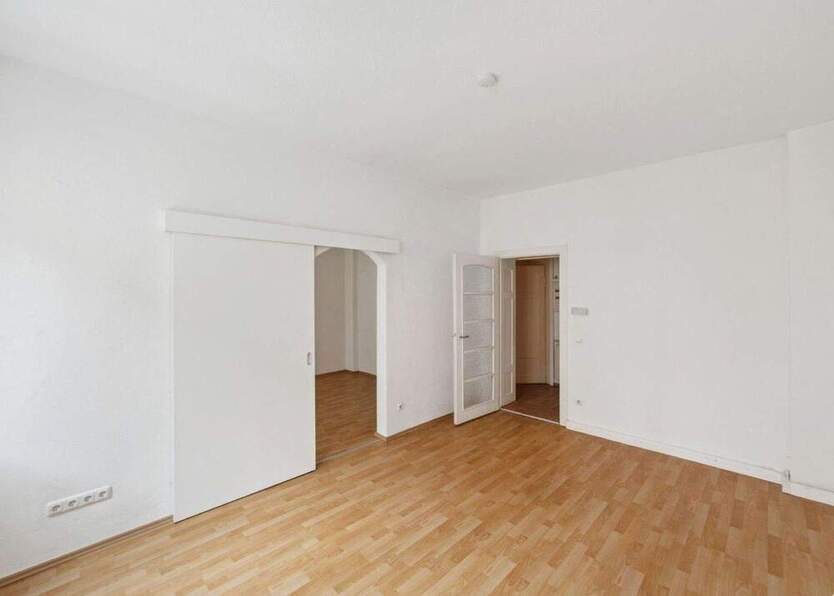 Nordstadt & mit Balkon! Freie und helle 3,5-Zimmer-Wohnung im 3.OG, neue Böden & Bad! Ruhige und zentrale Lage