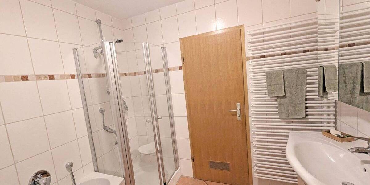 Mehrfamilienhaus, Wohnhaus Nürnberg Langwasser - 7 Zimmer, 166 m&sup2;, 549.000&euro; | Angebot:26242982