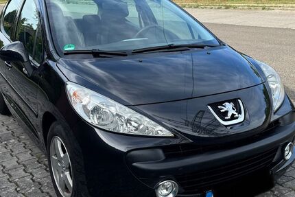 Peugeot 207 104.000 km 2.300 &euro; Schwarzenbruck 90592