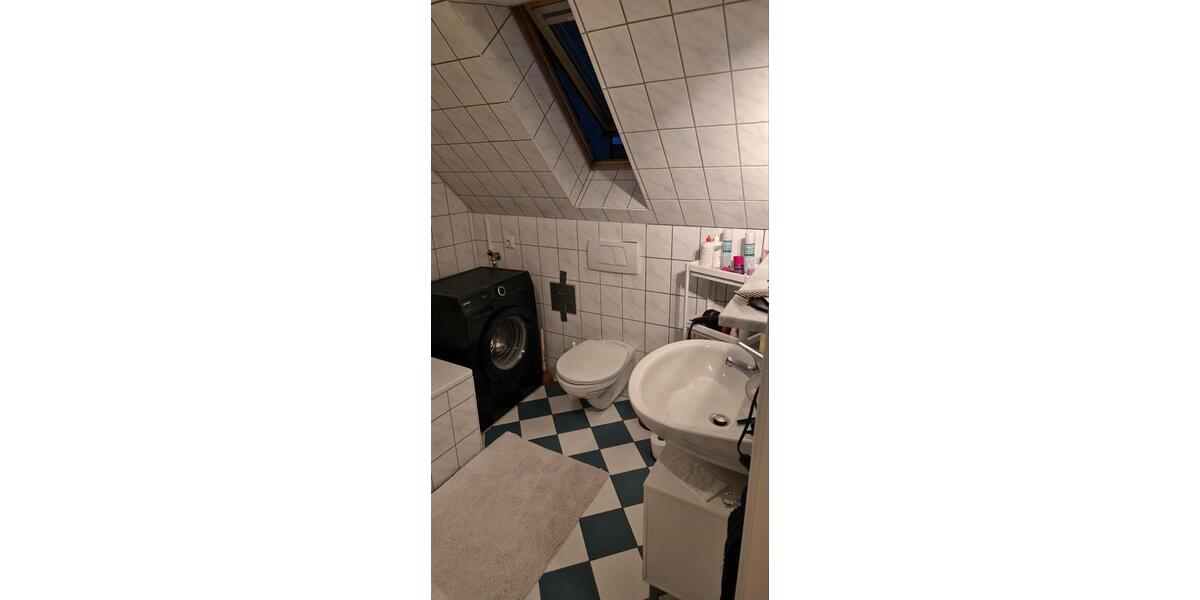 Dachgeschoßwohnung Erlangen Am Anger - 2.5 Zimmer, 30 m&sup2;, 480&euro; | Angebot:27576769