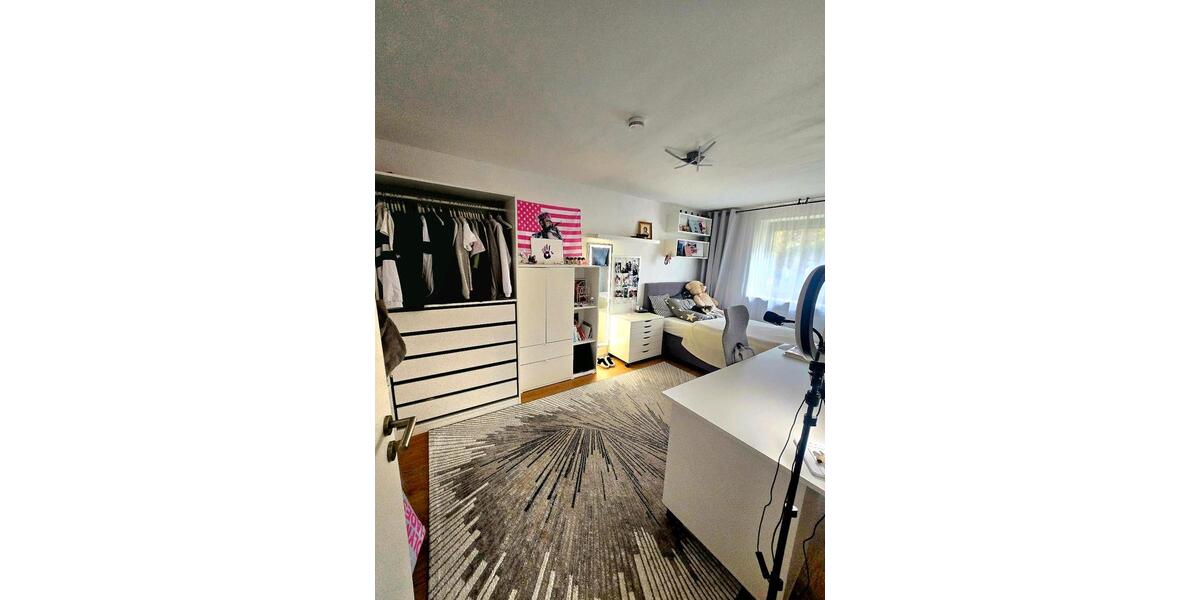 4 Zi.-Wohnung EG 2 Balkone 100m2 4 zimmer