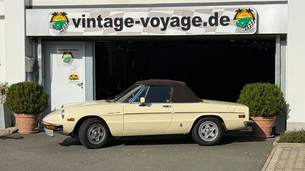 Alfa Romeo Spider 134.000 km 19.900 € Fürth 90765