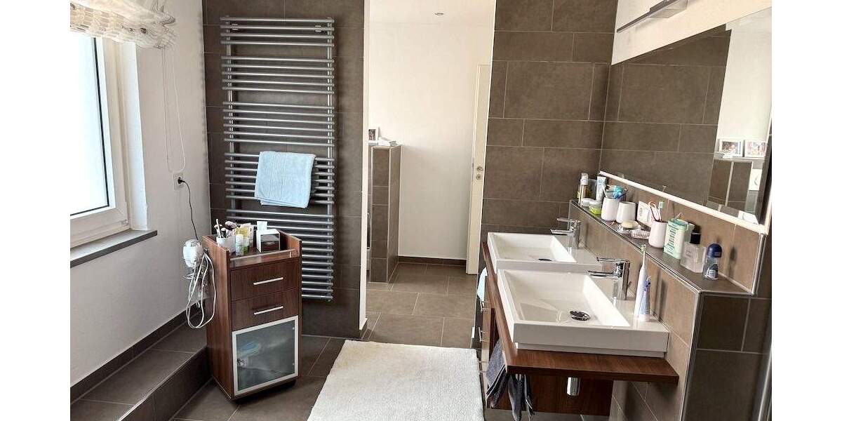 Doppelhaushälfte Neuendettelsau - 5 Zimmer, 173 m&sup2;, 520.000&euro; | Angebot:23969408