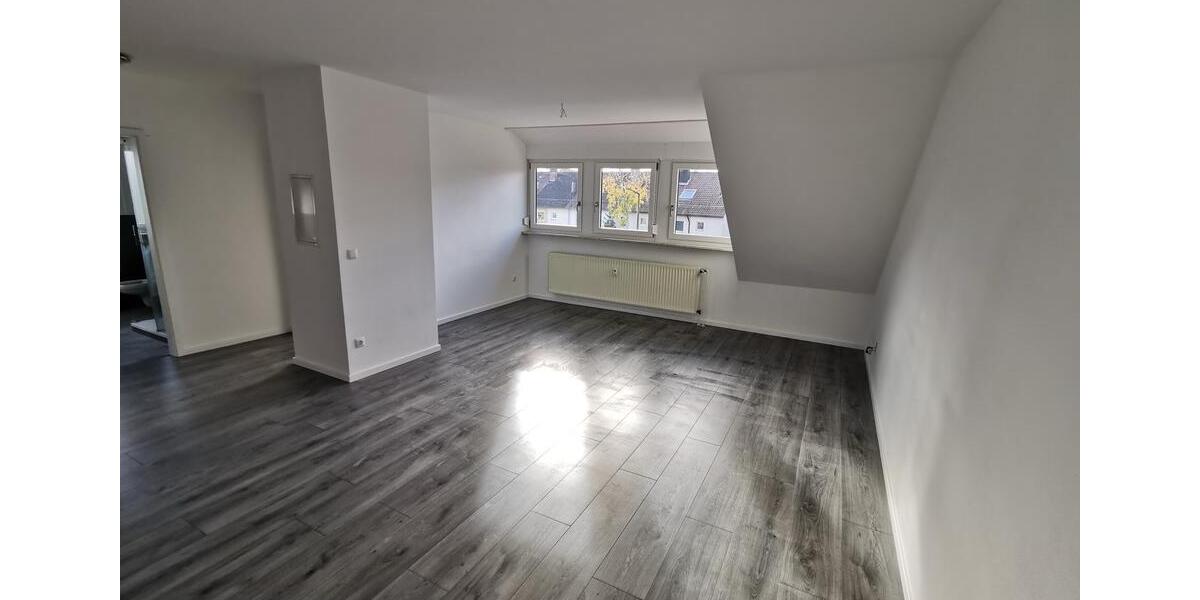 Dachgeschoßwohnung Nürnberg Eibach - 3.5 Zimmer, 79 m&sup2;, 980&euro; | Angebot:25646981