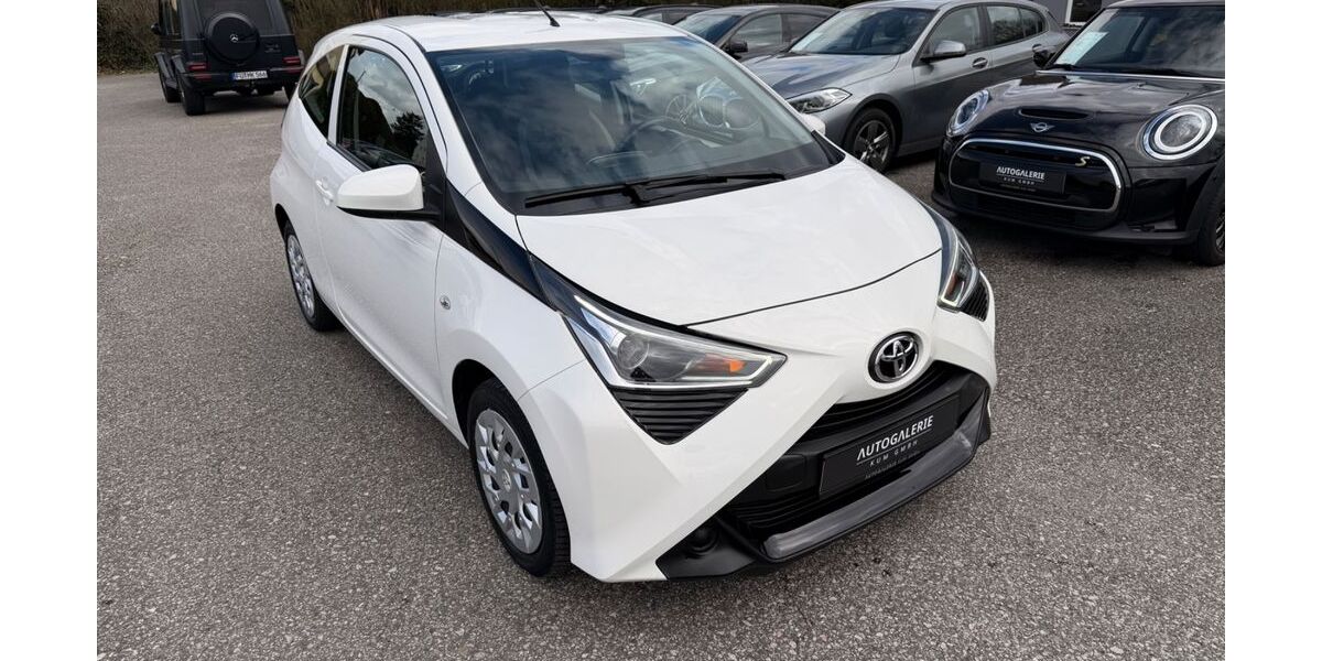 Toyota Aygo (X) 62.800 km 8.400 &euro; Fuerth 90763
