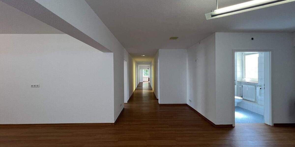 Neue Praxisräume gesucht?...freie 202 m² große Praxis in Ärztehaus in ER-Büchenbach 9 zimmer