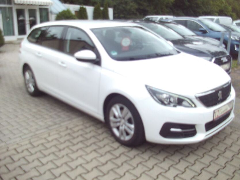 Peugeot 308 71.397 km 11.900 € Nürnberg 90469