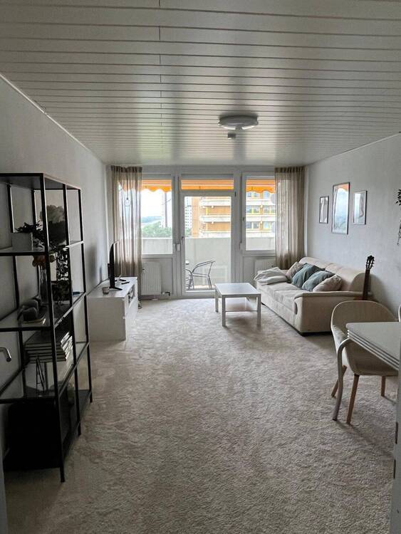 Renovierte 3-Zimmer-ETW mit Süd-Loggia und Ausblick zum Kanal