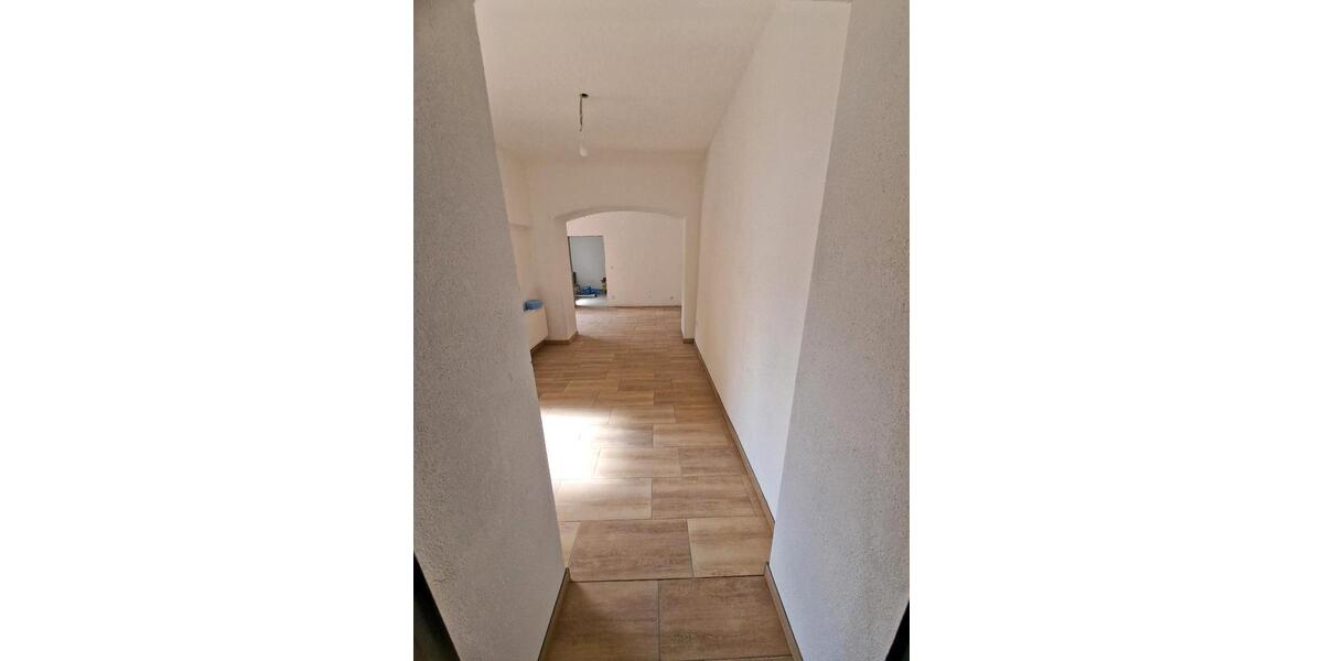 Renovierte Ladenfläche + Lager oder ggf. Wohnen im Herzen Fürths zimmer