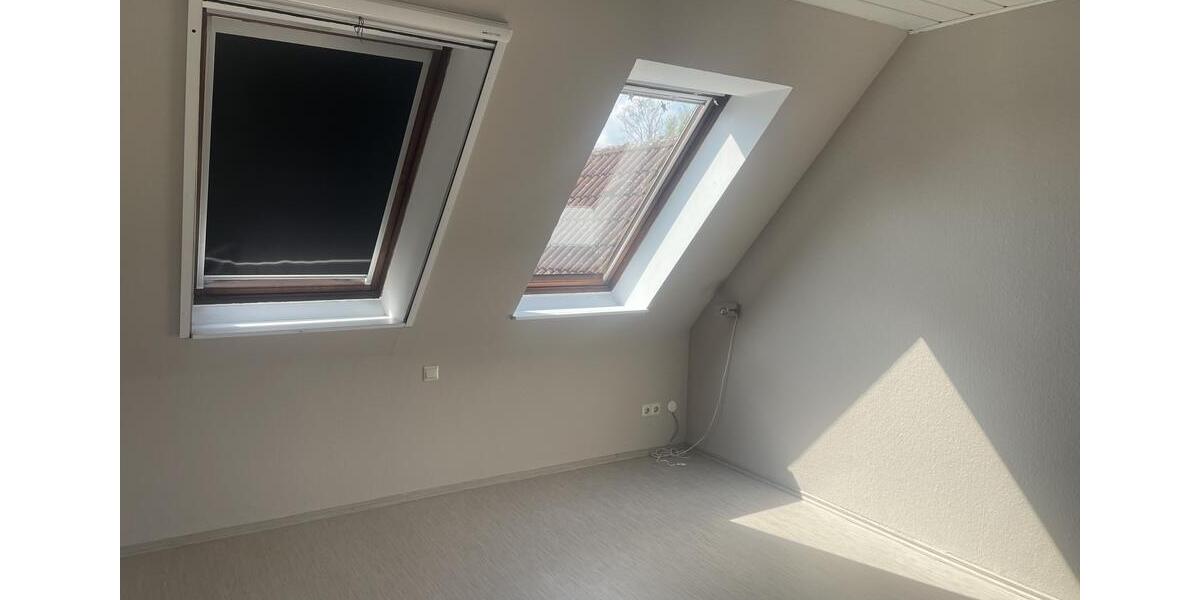 Dachgeschoßwohnung Nürnberg Holzheim - 2 Zimmer, 67 m&sup2;, 737&euro; | Angebot:26410373