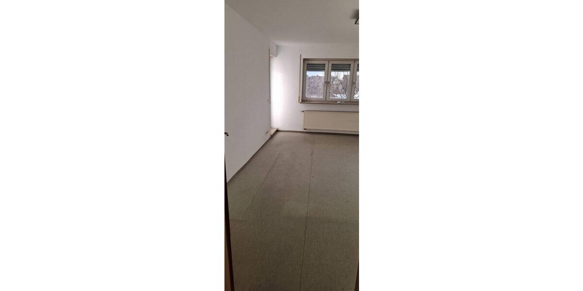 Etagenwohnung Bubenreuth - 3 Zimmer, 73 m&sup2;, 990&euro; | Angebot:25984370