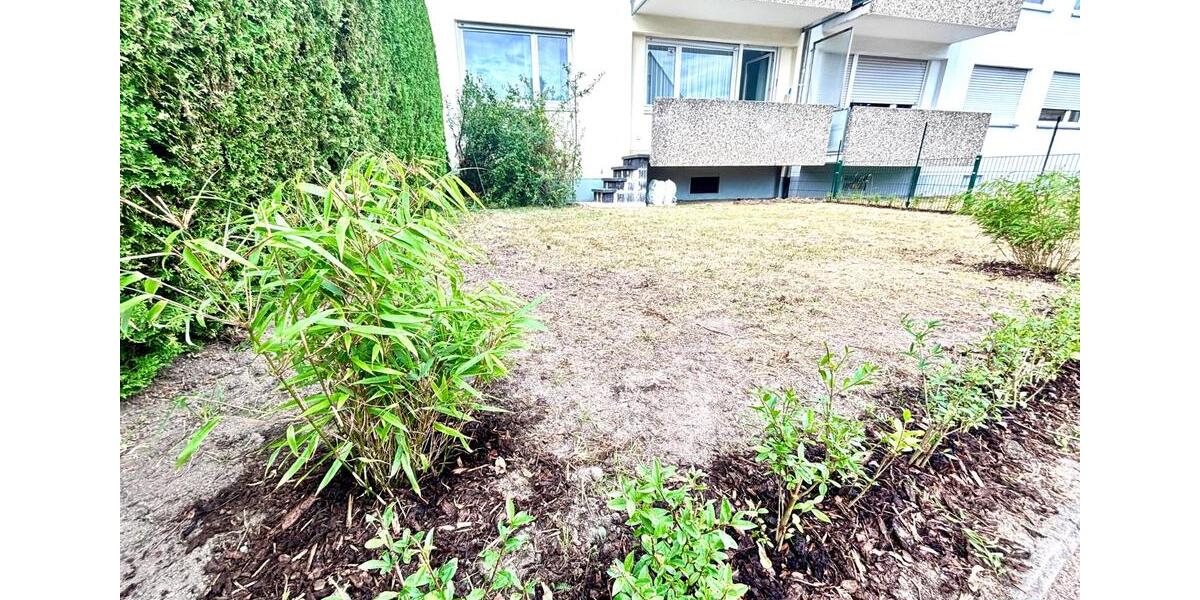 3-Zi.-Gartenwohnung: Renoviert, teilmöbliert, EBK, Balkon, Stpl. 3 zimmer