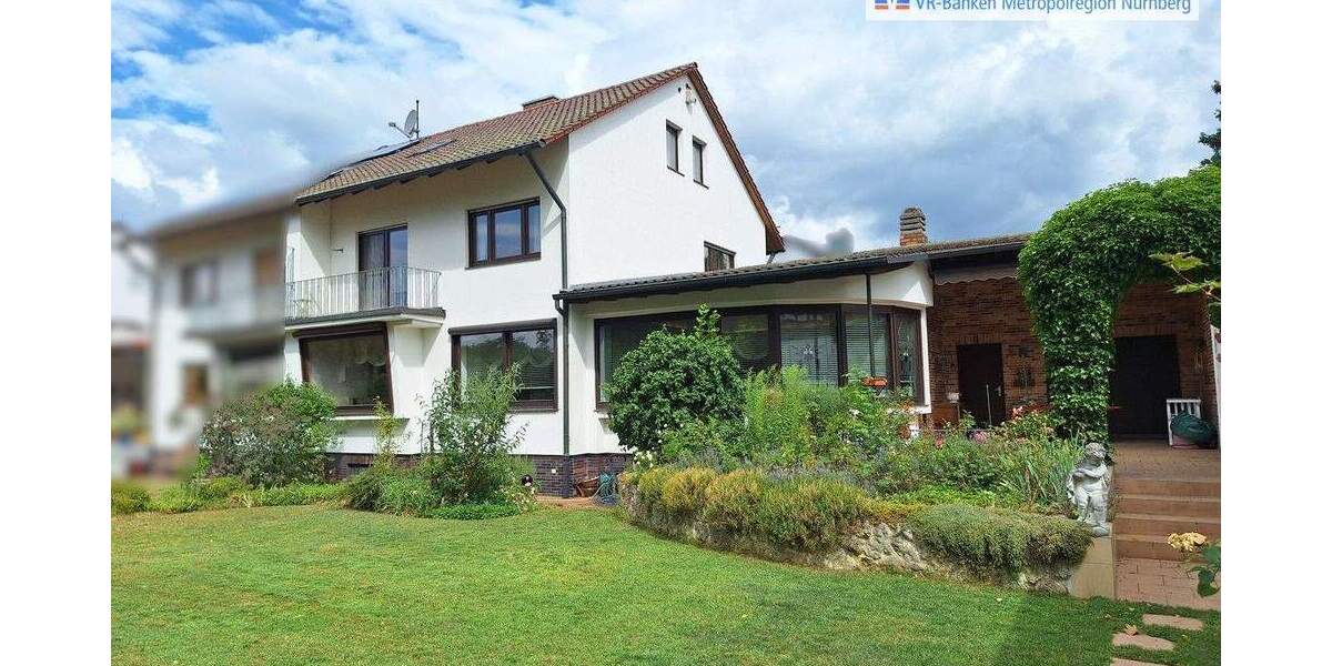 Großzügige Doppelhaushälfte mit großem Garten, 2 Einzelgaragen und Sauna 6 zimmer