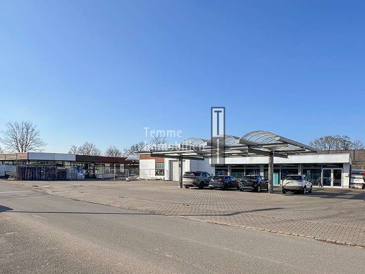 Halle in Erlangen 1.980.000 € 2278.53 m²