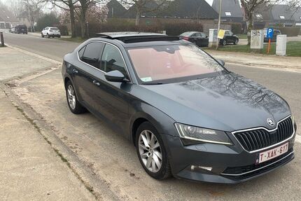Skoda Superb 441.238 km 10.700 &euro; nürnberg 90449