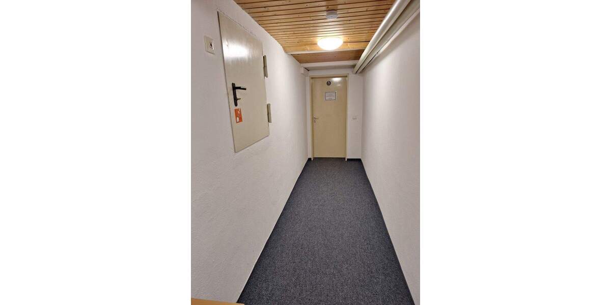 Renovierungsbedürftiger Bungalow mit Garten und Garage 4 zimmer