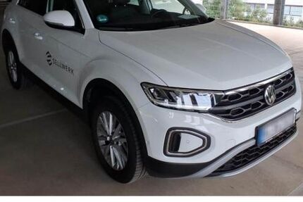 VW T-Roc 35.219 km 25.910 € Nürnberg 90411