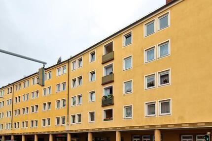 Helle, renovierte 2-Zimmer-Wohnung mit Balkon wartet auf Sie! zimmer