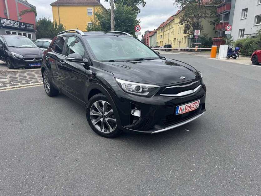 Kia Stonic 50.000 km 14.600 € Nürnberg 90431