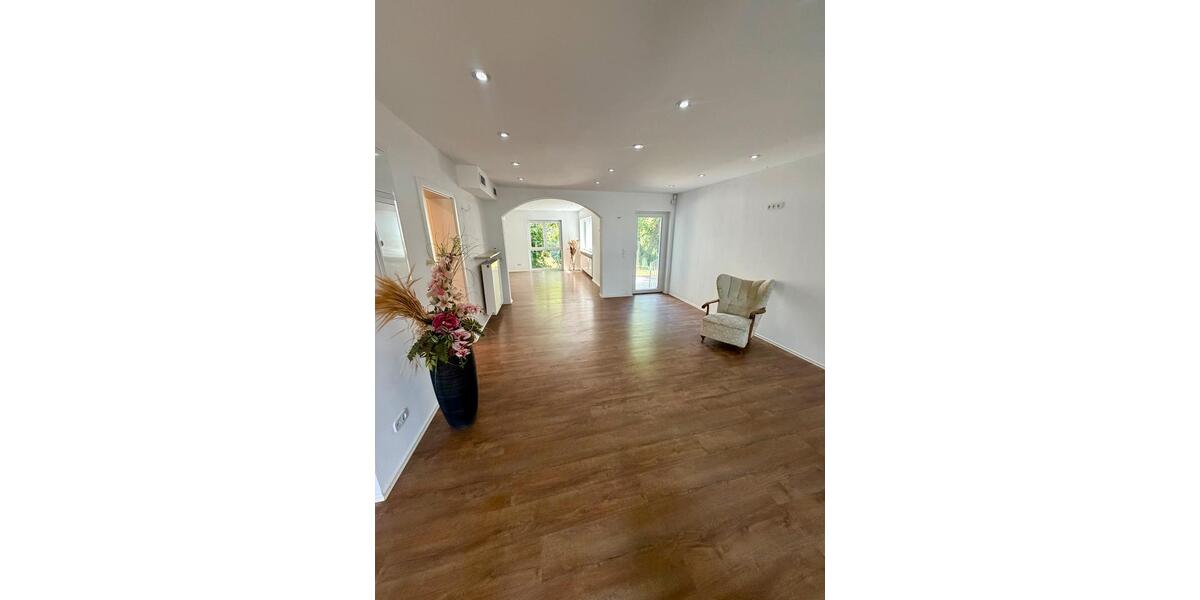 Einfamilienhaus Rückersdorf - 9 Zimmer, 332 m&sup2;, 1.350.000&euro; | Angebot:27195578