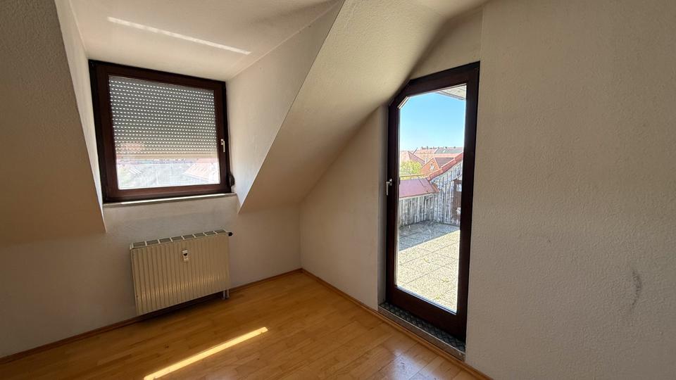 Dachgeschoßwohnung Nürnberg Hasenbuck - 3 Zimmer, 102 m&sup2;, 320.000&euro; | Angebot:26271637