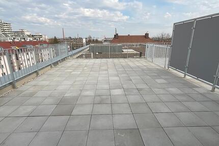 2 Nettokaltmieten frei! *3-Zimmer-Penthouse mit großzügiger Dachterrasse in Nürnberg- Hohe Marter* zimmer