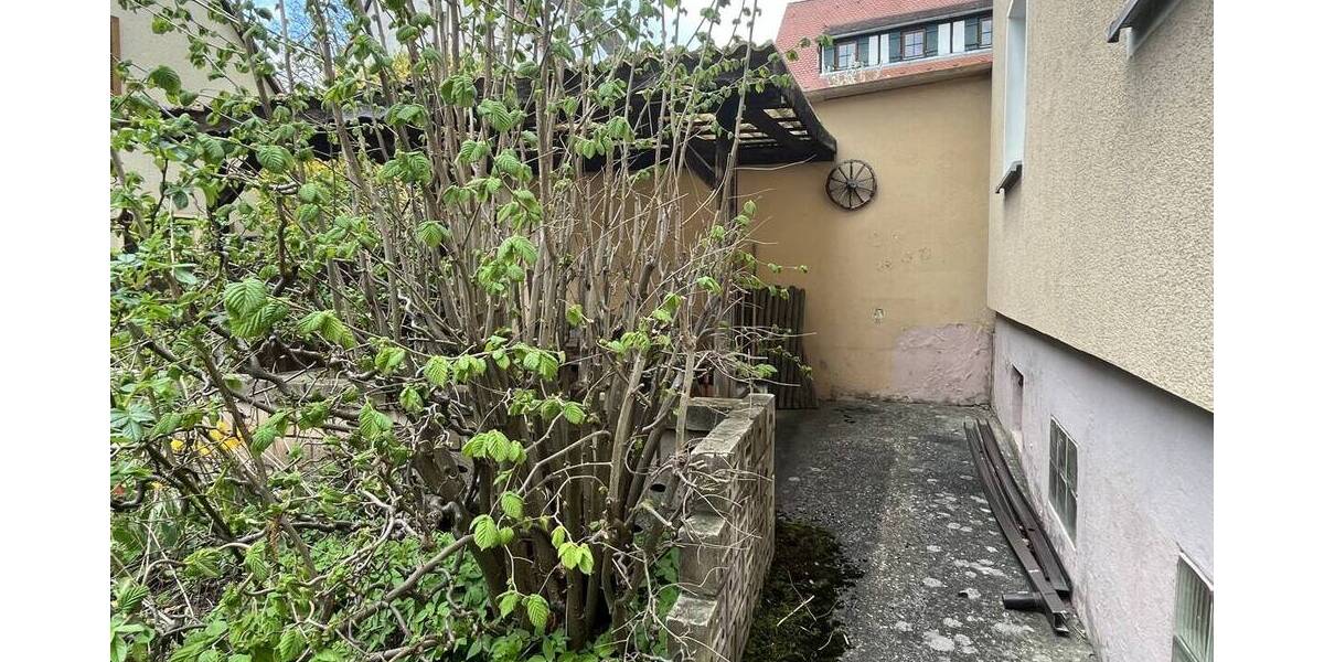 Mehrfamilienhaus, Wohnhaus Roßtal - 6 Zimmer, 161 m&sup2;, 209.000&euro; | Angebot:26377539