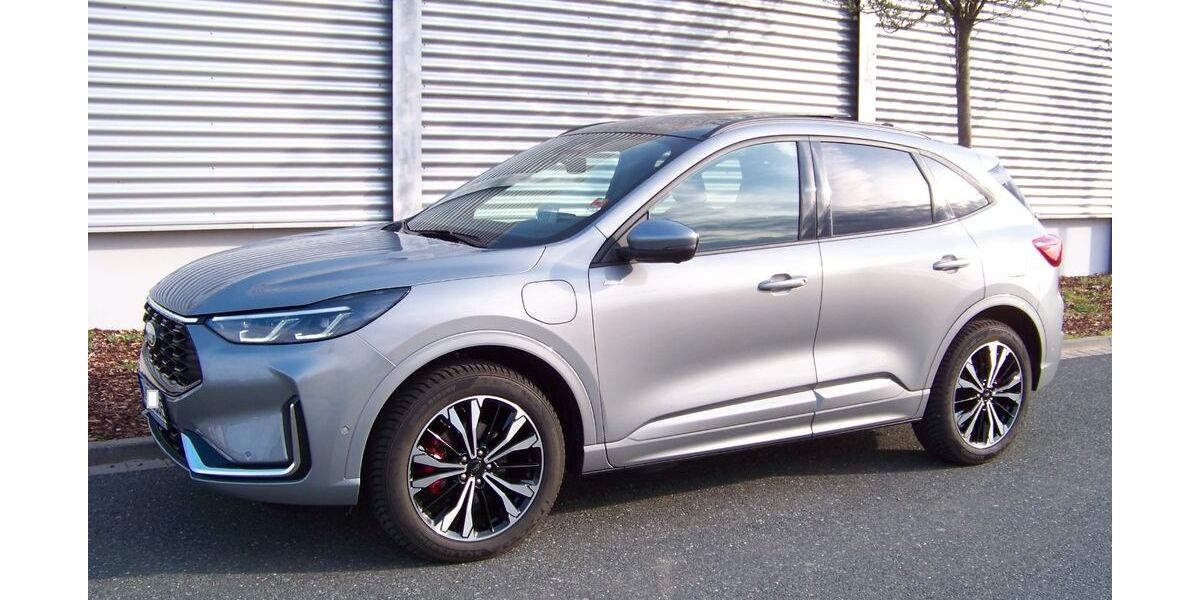 Ford Kuga 8.900 km 38.480 &euro; Nürnberg 90455