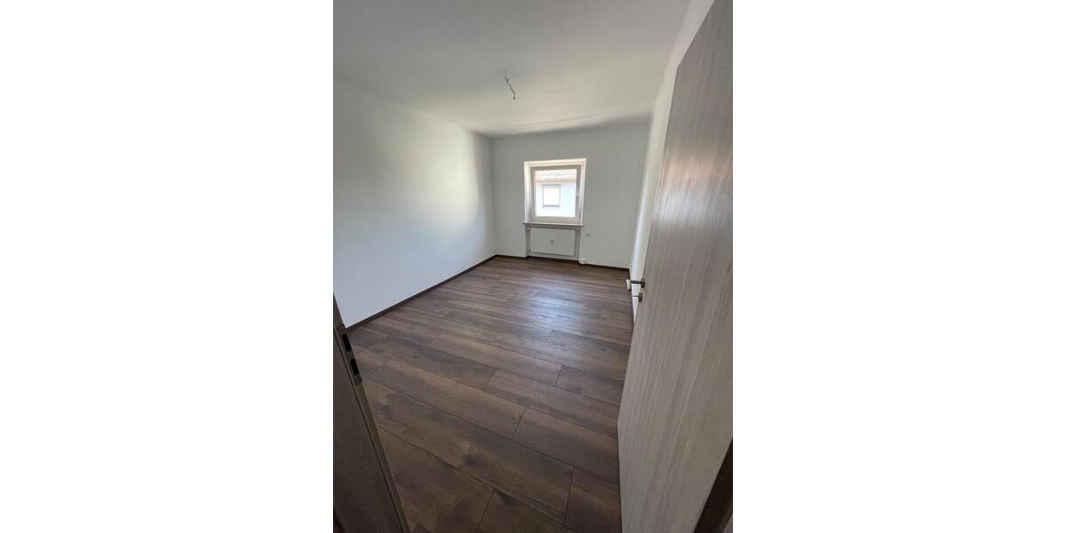 Etagenwohnung Nürnberg Gaismannshof - 3 Zimmer, 80 m&sup2;, 1.000&euro; | Angebot:27576693