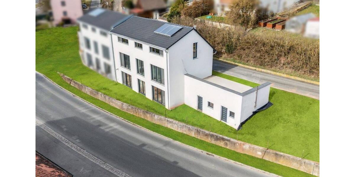 Exklusive Neubau DHH (230m27Zi4 BäderEBK3 Parkplätze in 90613 7 zimmer