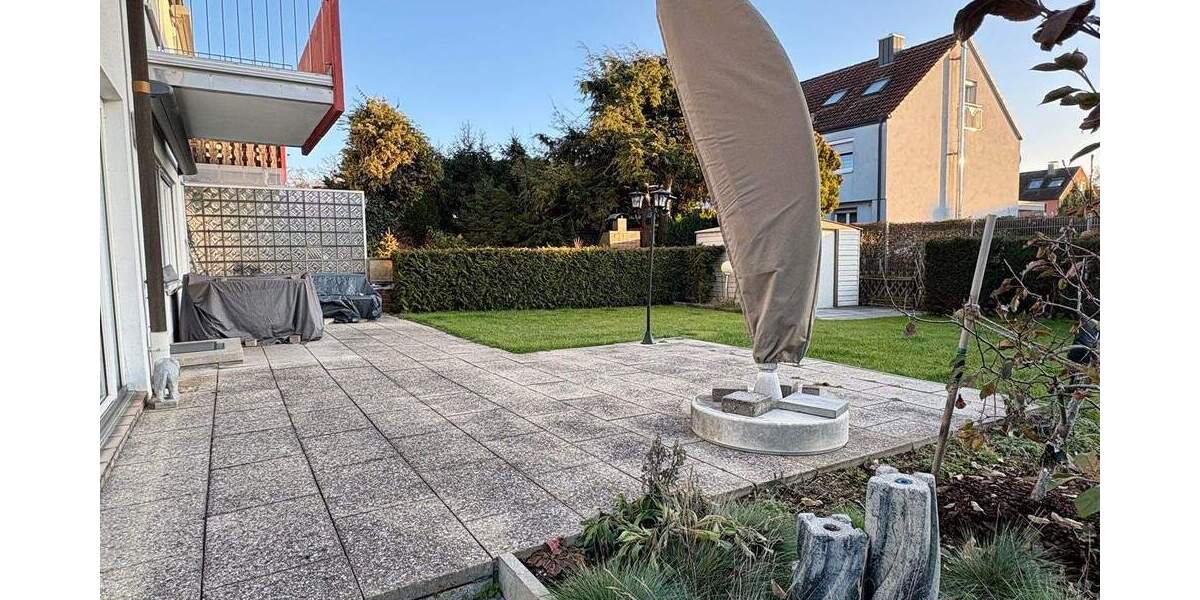 Hier wohnt man gern: Kinder willkommen...Großzügiges REH in ER-Eltersdorf 8 zimmer