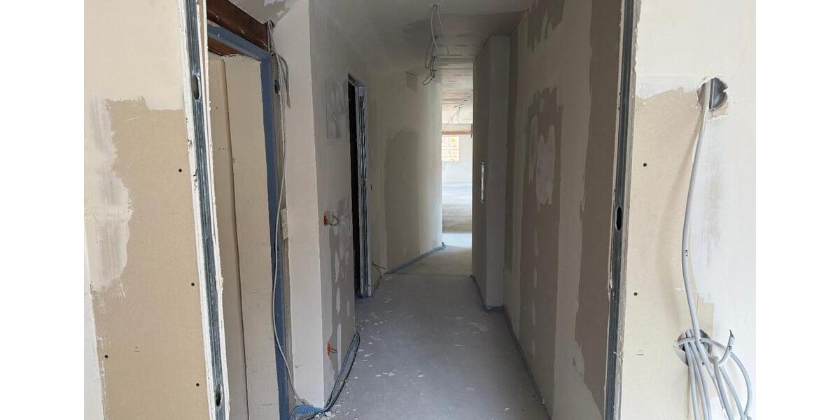 Dachgeschoßwohnung Simmelsdorf - 4.5 Zimmer, 80 m&sup2;, 240.000&euro; | Angebot:25902273