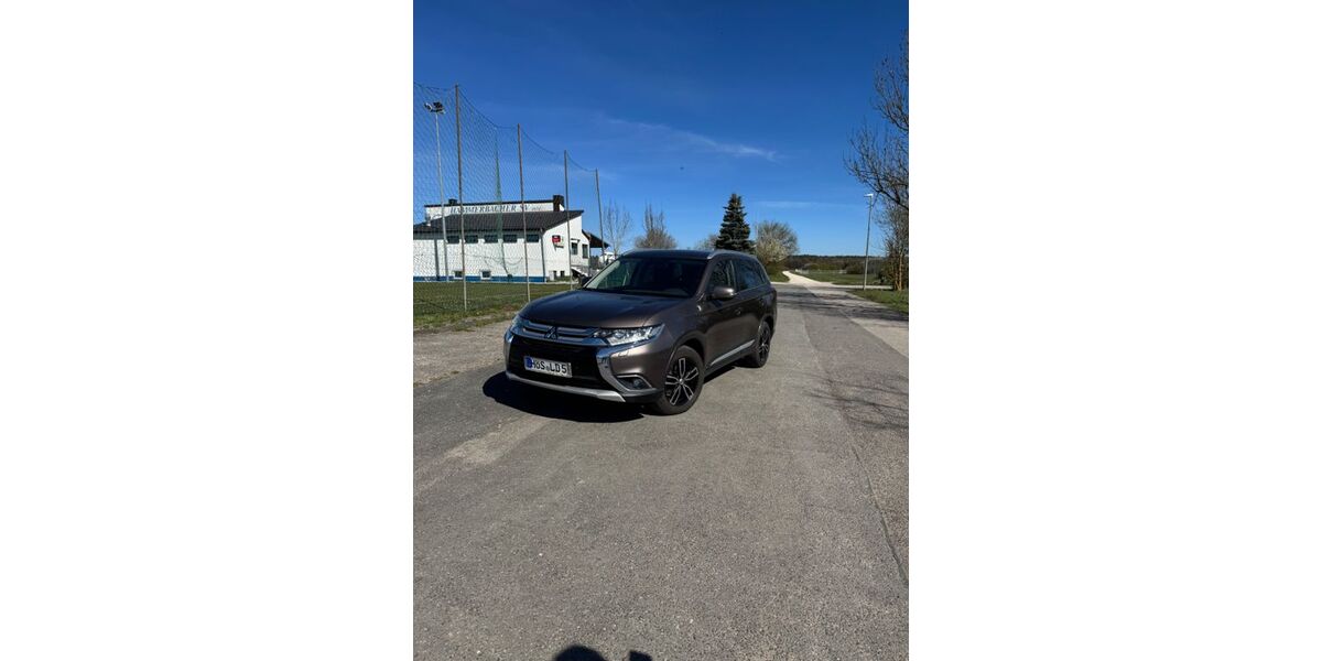 Mitsubishi Outlander 137.542 km 11.999 &euro; Herzogenaurach 91074