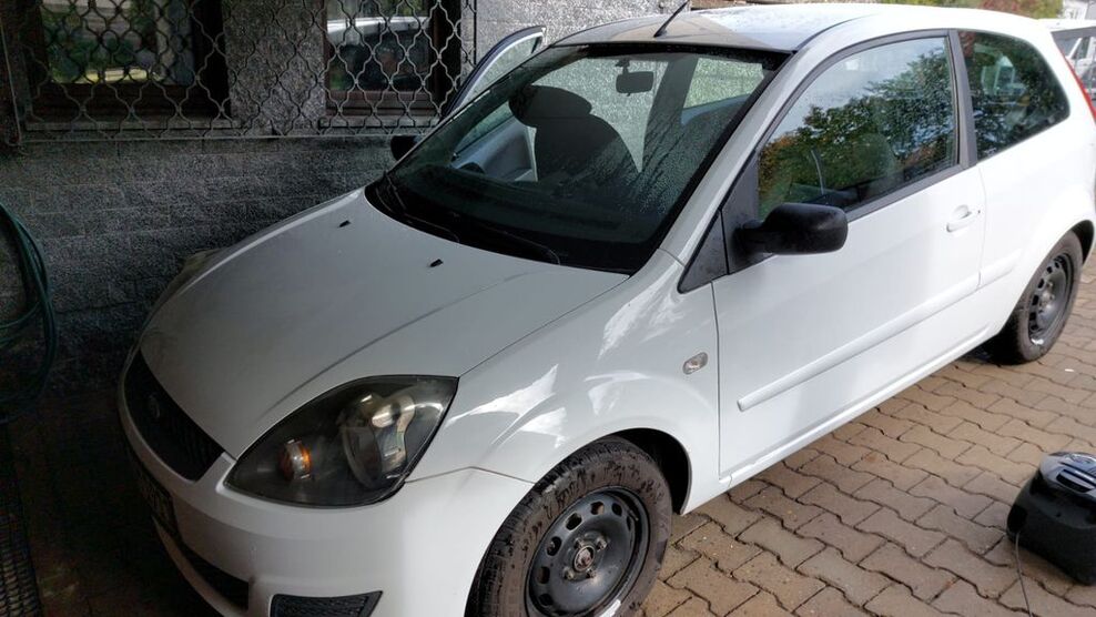 Ford Fiesta 71.800 km 2.200 € Forchheim 91301